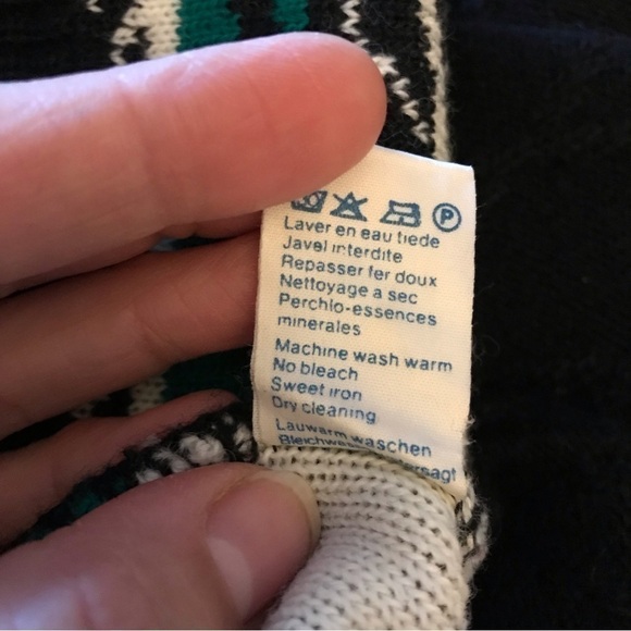 Women’s vintage sweater, size medium. - Picture 5 of 5